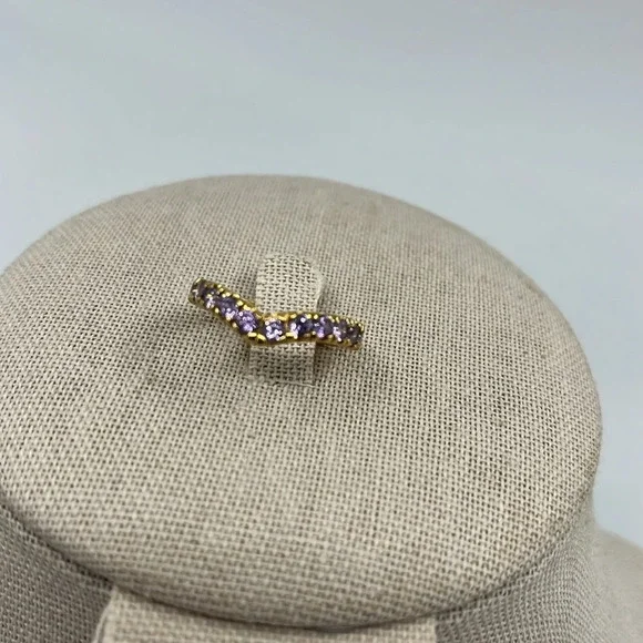 Vintage SETA Gold-Tone Ring with Sparkling Stones, Size 6 - Picture 16 of 17